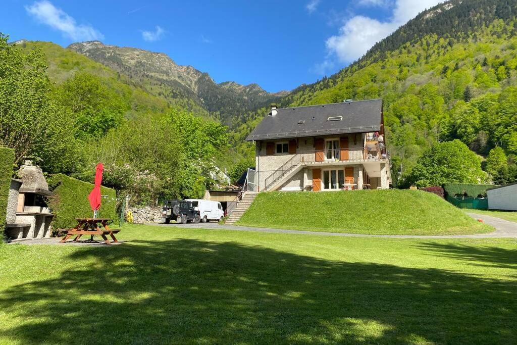T2 Ensoleille. Terrasse Et Vaste Jardin Commun Apartment Cauterets Bagian luar foto
