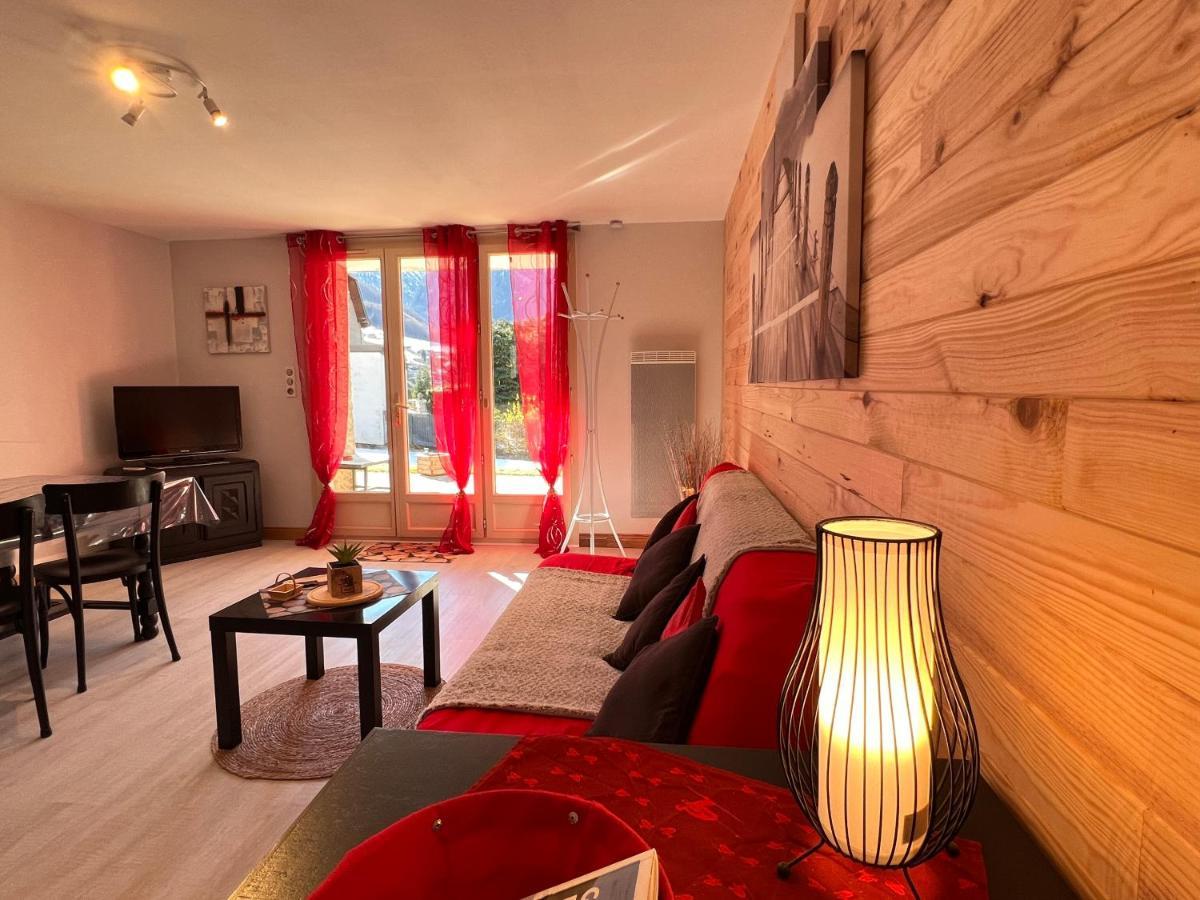 T2 Ensoleille. Terrasse Et Vaste Jardin Commun Apartment Cauterets Bagian luar foto